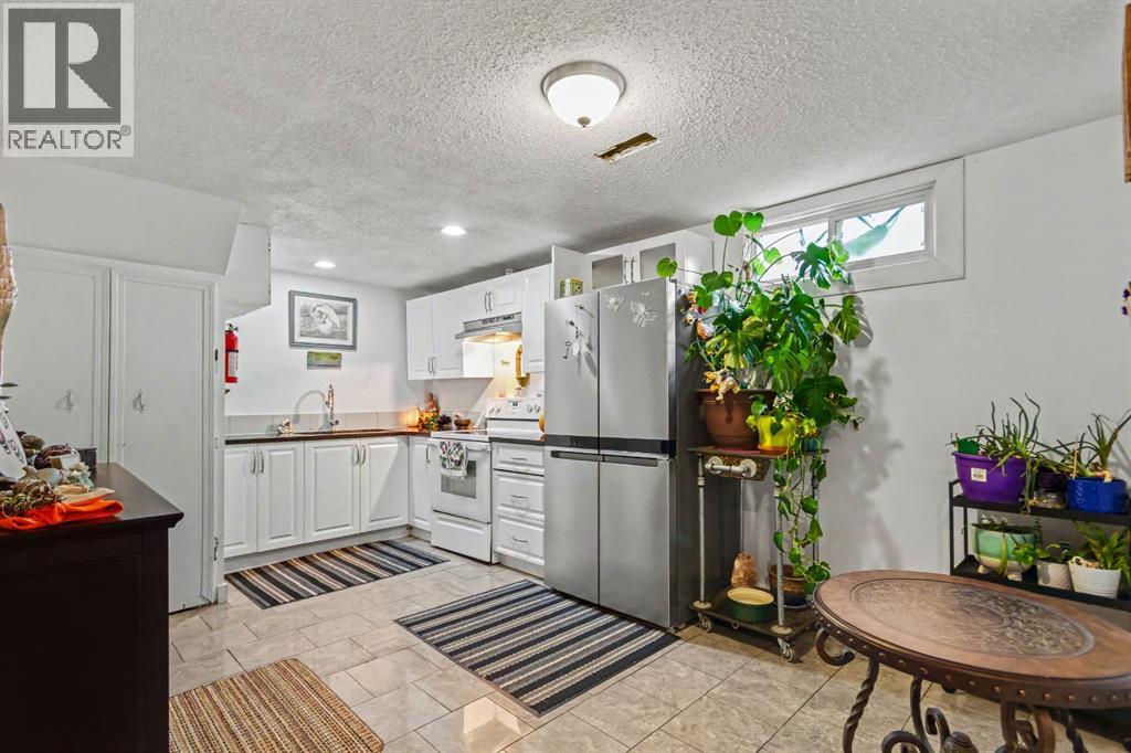 3714 Dover Ridge Drive SE, Calgary, Alberta  T2B 2C8 - Photo 16 - A2350553