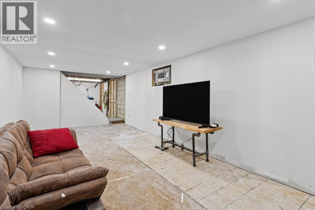 202 Huxley Avenue S, Hamilton, Ontario  L8K 2R3 - Photo 41 - 40869322