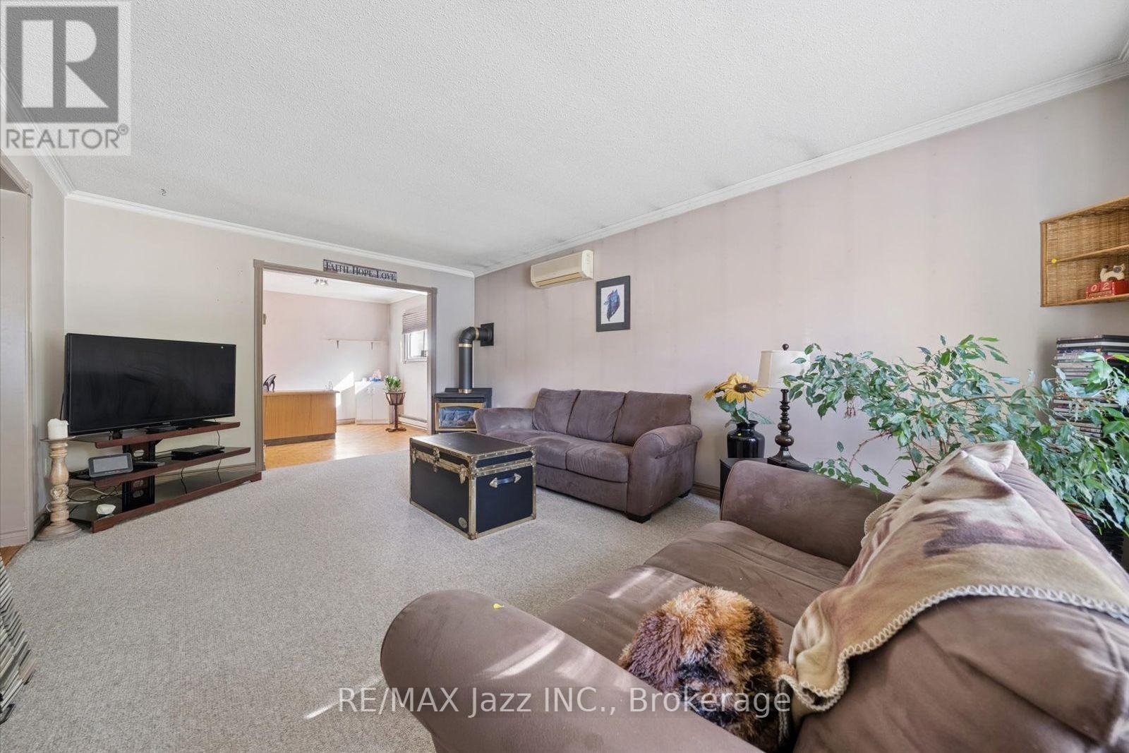 210 Murray Drive, Aurora, Ontario  L4G 2C5 - Photo 11 - N13870472