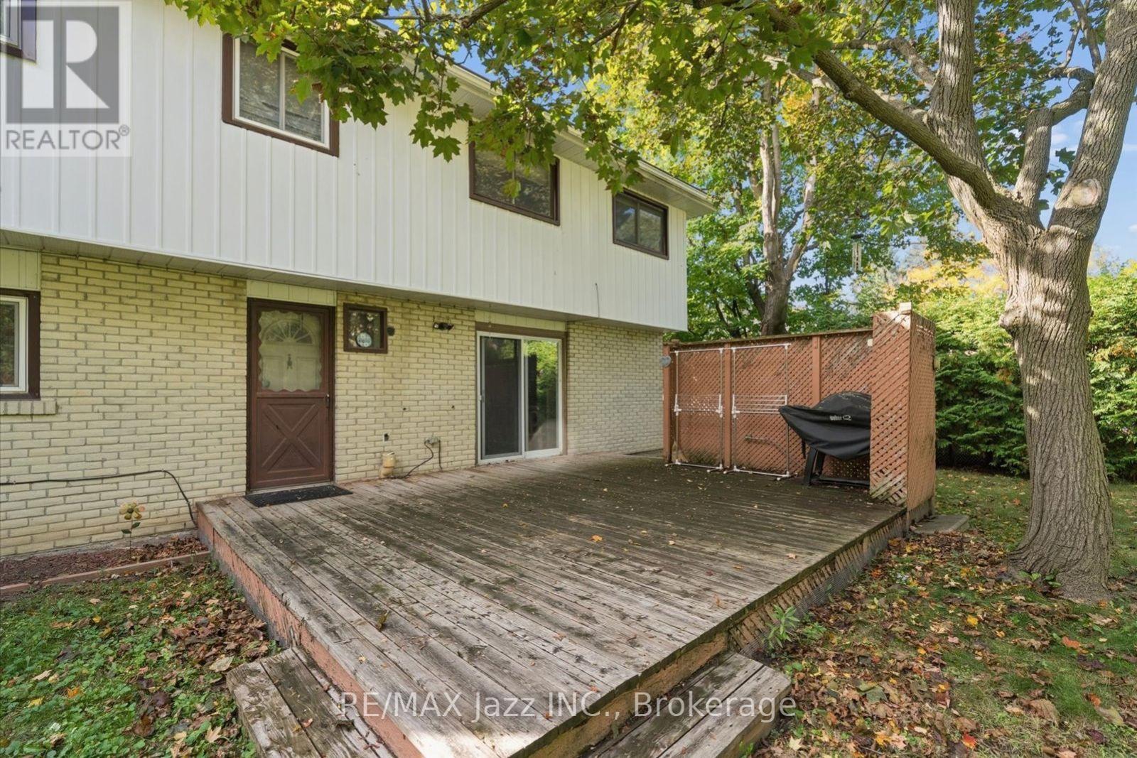 210 Murray Drive, Aurora, Ontario  L4G 2C5 - Photo 37 - N13870472