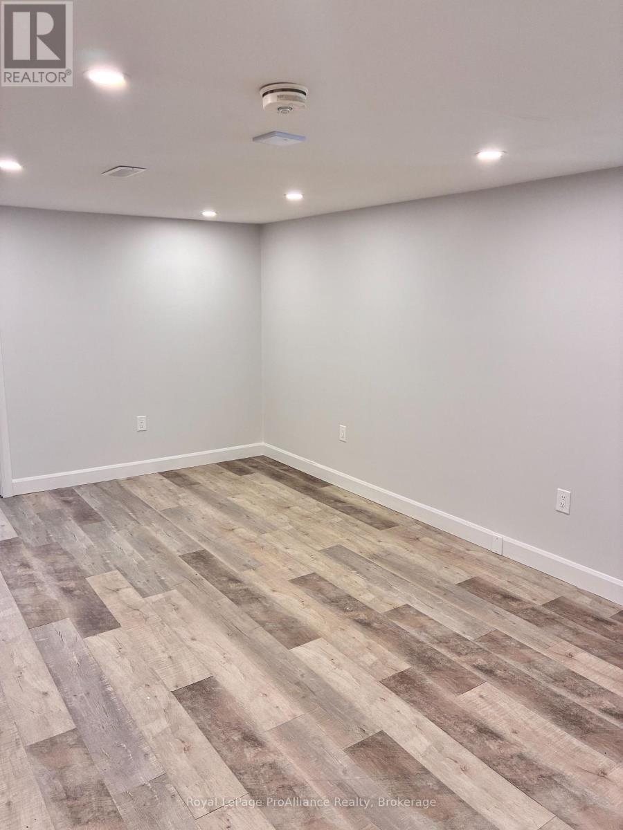 B - 44 North Park Gardens, Belleville, Ontario  K8P 2M3 - Photo 12 - X13870468