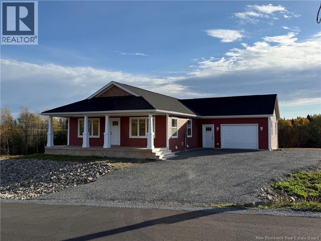 128 Hetherington Court, Woodstock, New Brunswick  E7M 0G9 - Photo 1 - NB131347