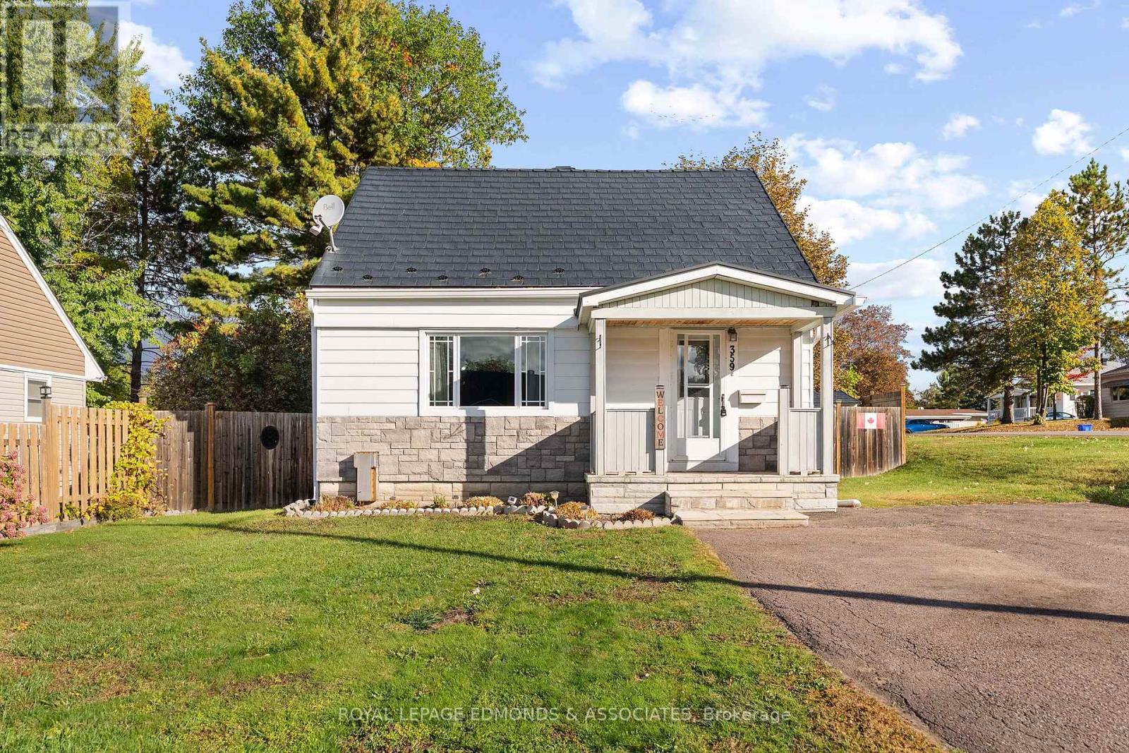 359 Chamberlain Street, Pembroke, Ontario K8A 2M7 - Photo 2 - X13870526