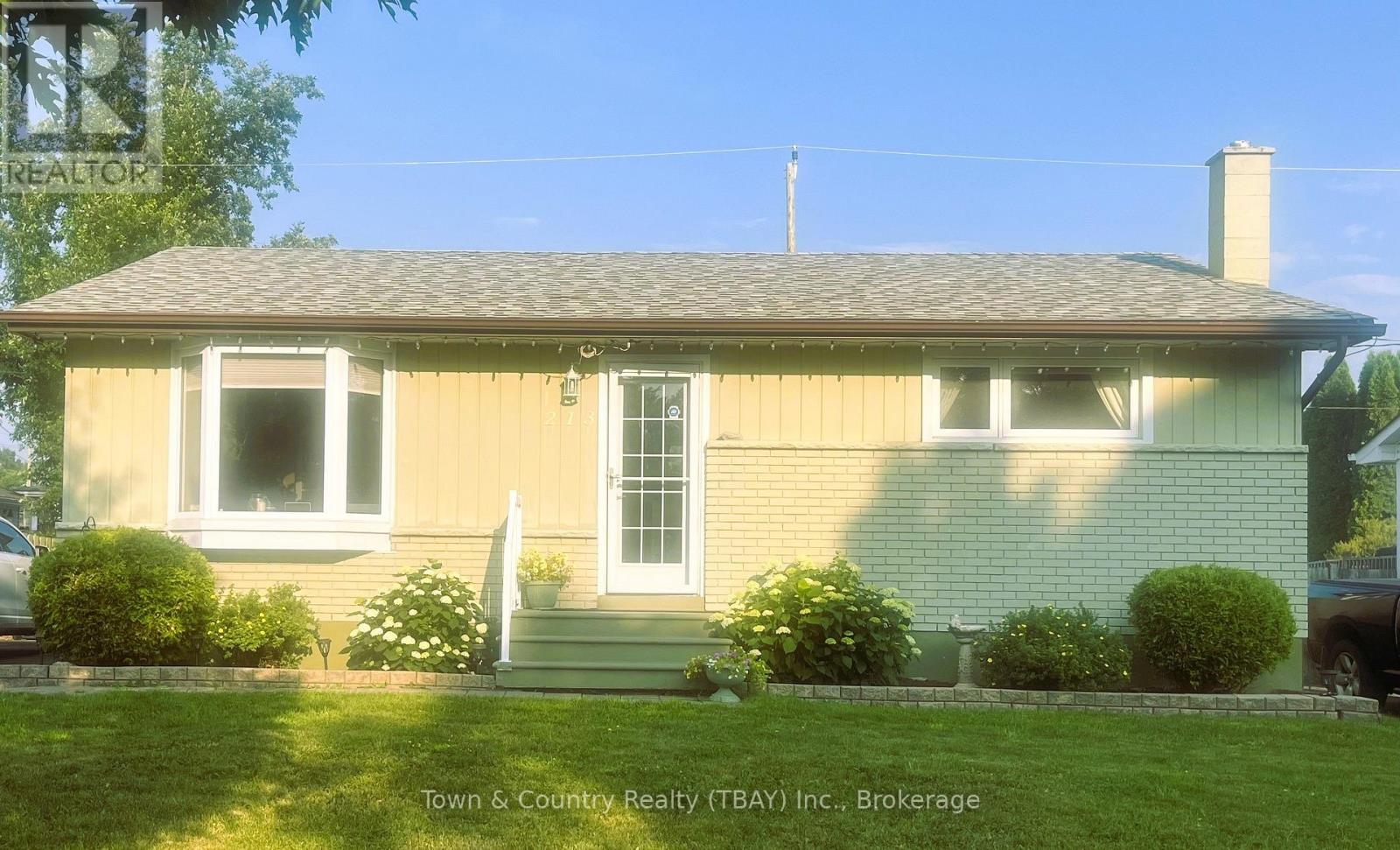 213 Cedar Avenue, Thunder Bay, Ontario  P7B 4V4 - Photo 1 - X13870640
