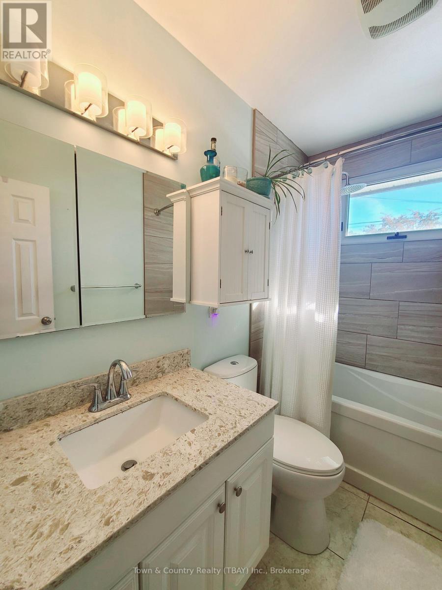 213 Cedar Avenue, Thunder Bay, Ontario  P7B 4V4 - Photo 11 - X13870640