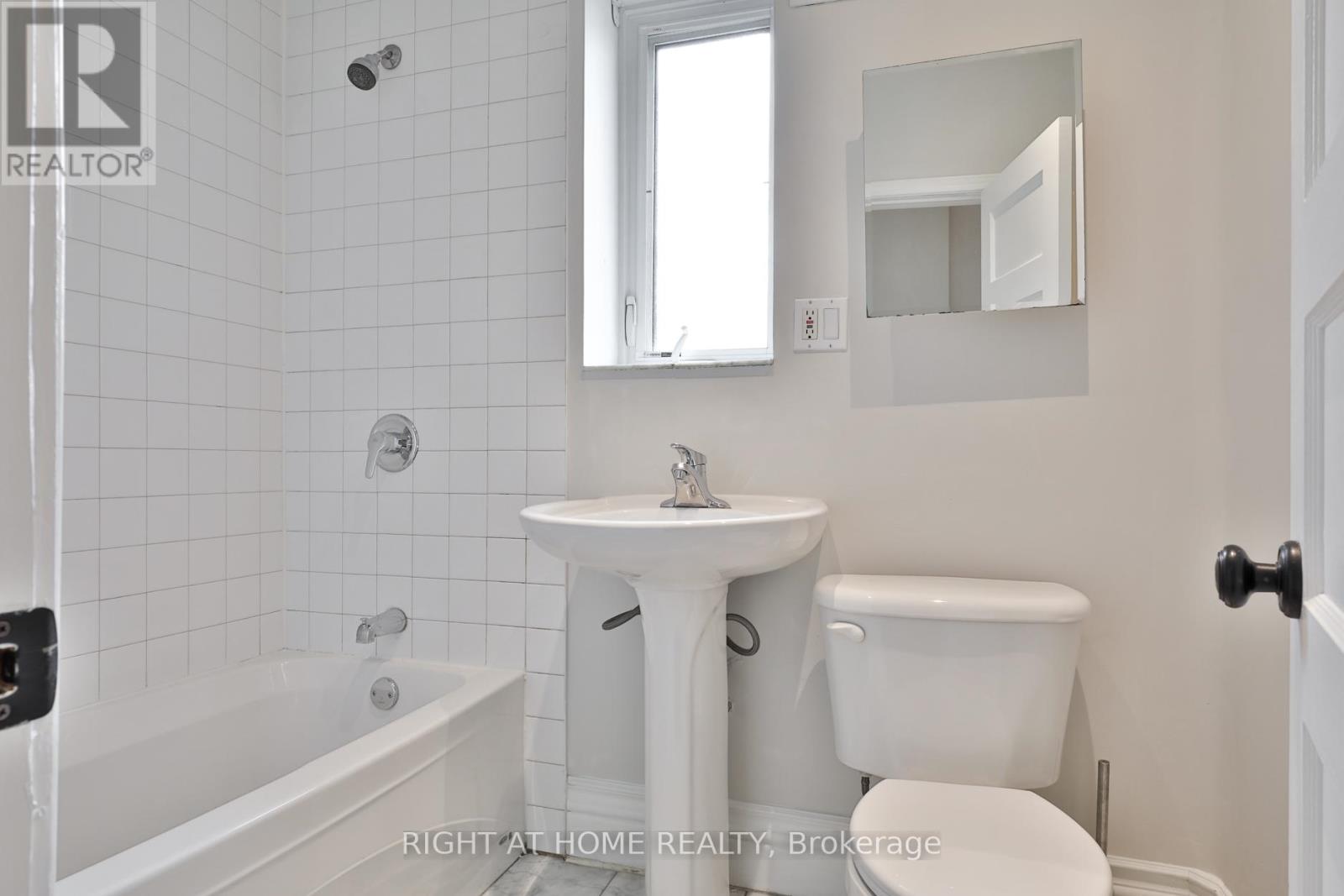 119 Manning Avenue, Toronto, Ontario  M6J 2K6 - Photo 13 - C13870540