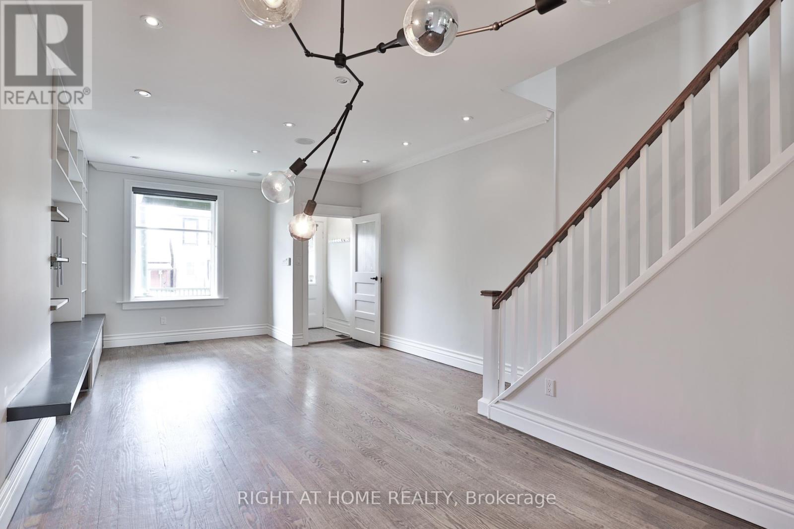 119 Manning Avenue, Toronto, Ontario  M6J 2K6 - Photo 3 - C13870540