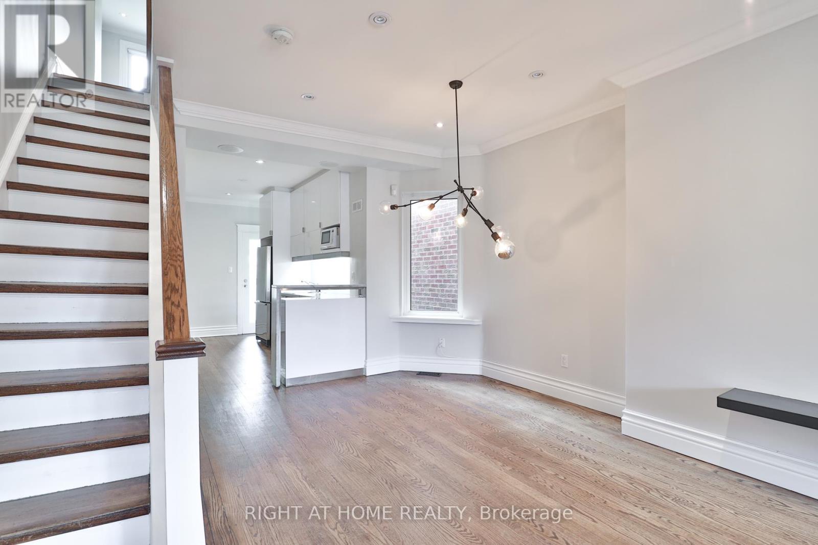 119 Manning Avenue, Toronto, Ontario  M6J 2K6 - Photo 4 - C13870540