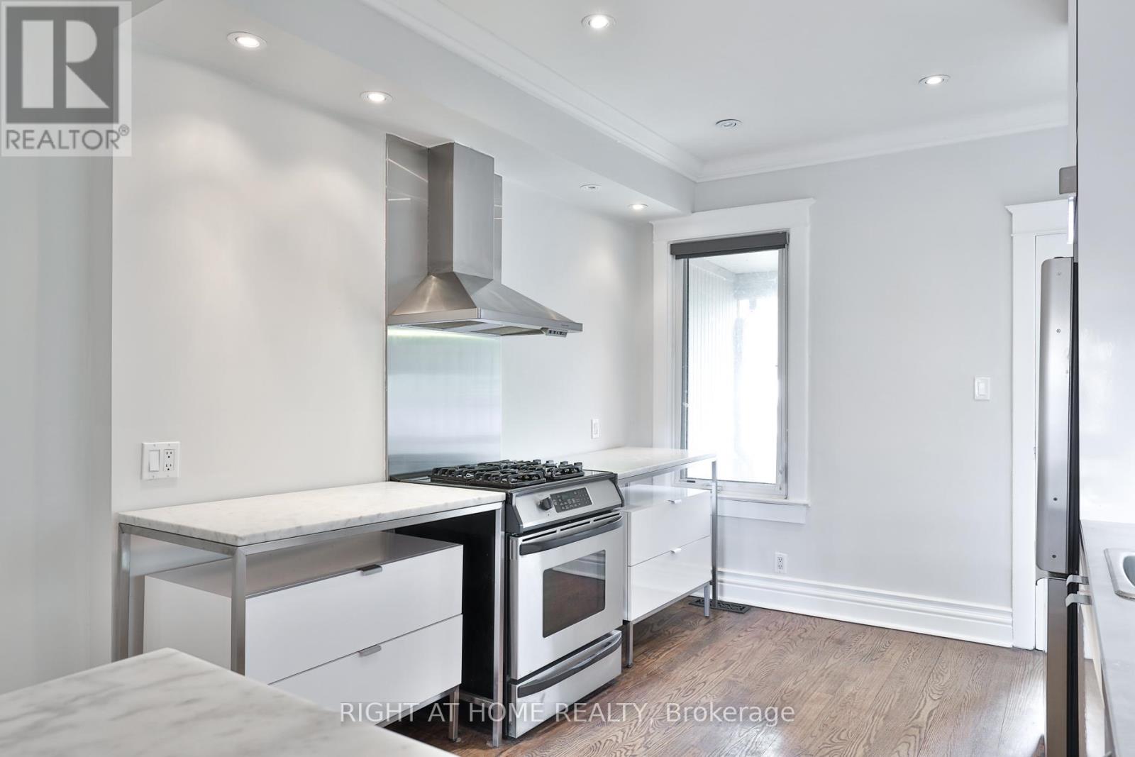 119 Manning Avenue, Toronto, Ontario  M6J 2K6 - Photo 6 - C13870540