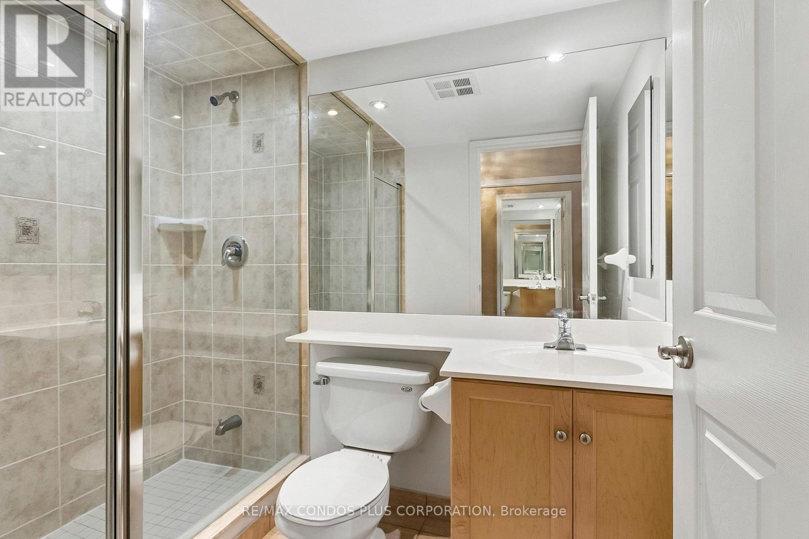 240 - 250 Wellington Street W, Toronto, Ontario  M5V 3P6 - Photo 18 - C13870568