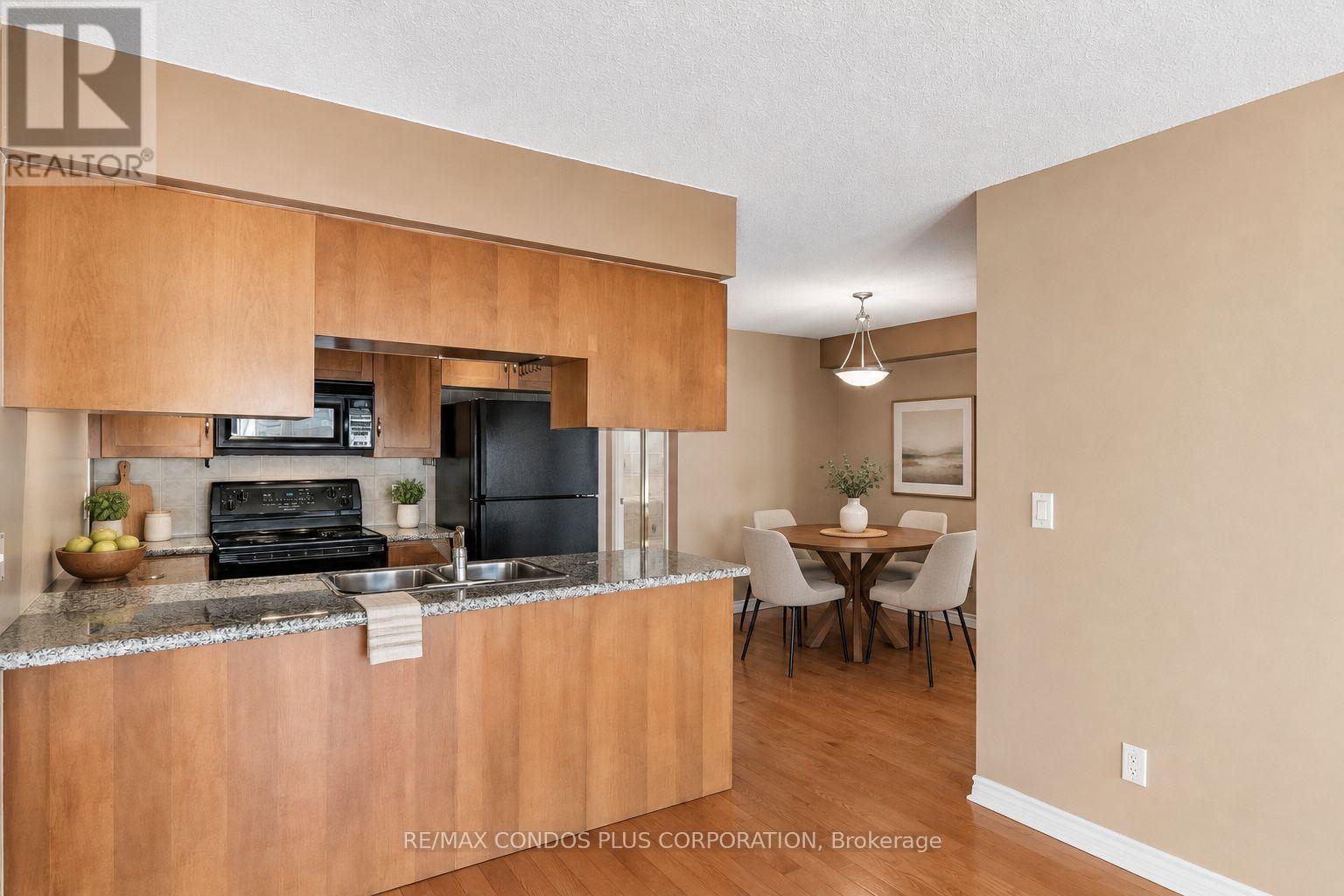 240 - 250 Wellington Street W, Toronto, Ontario  M5V 3P6 - Photo 3 - C13870568