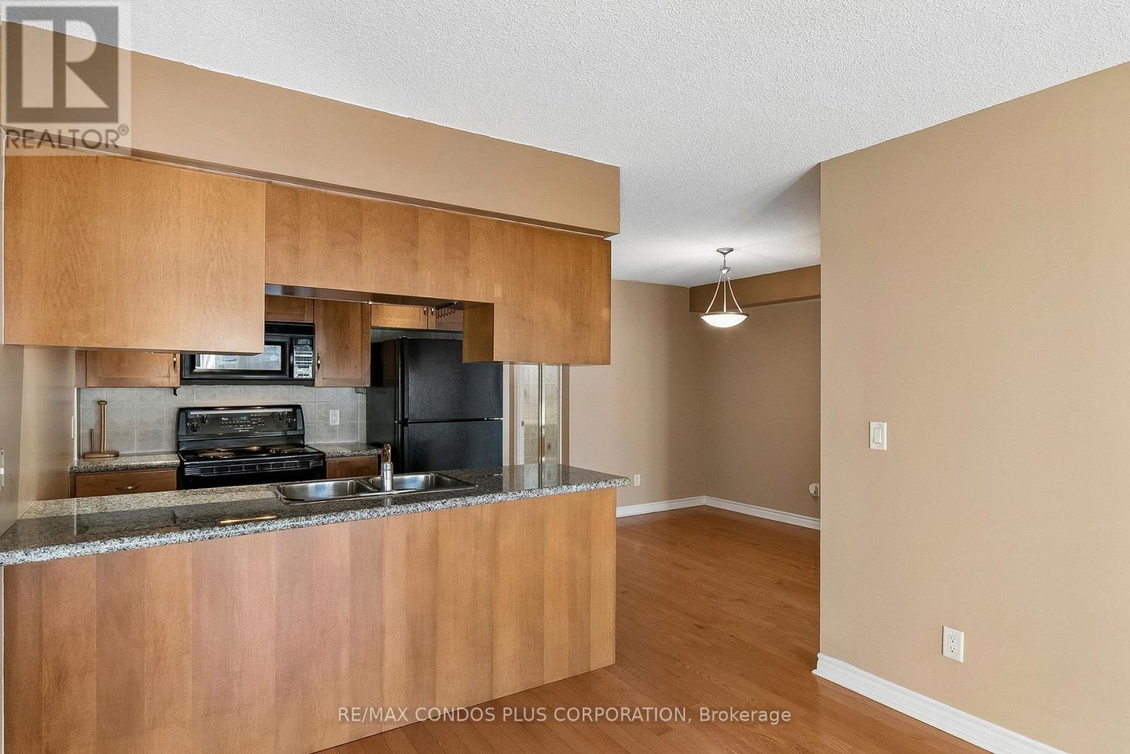 240 - 250 Wellington Street W, Toronto, Ontario  M5V 3P6 - Photo 4 - C13870568