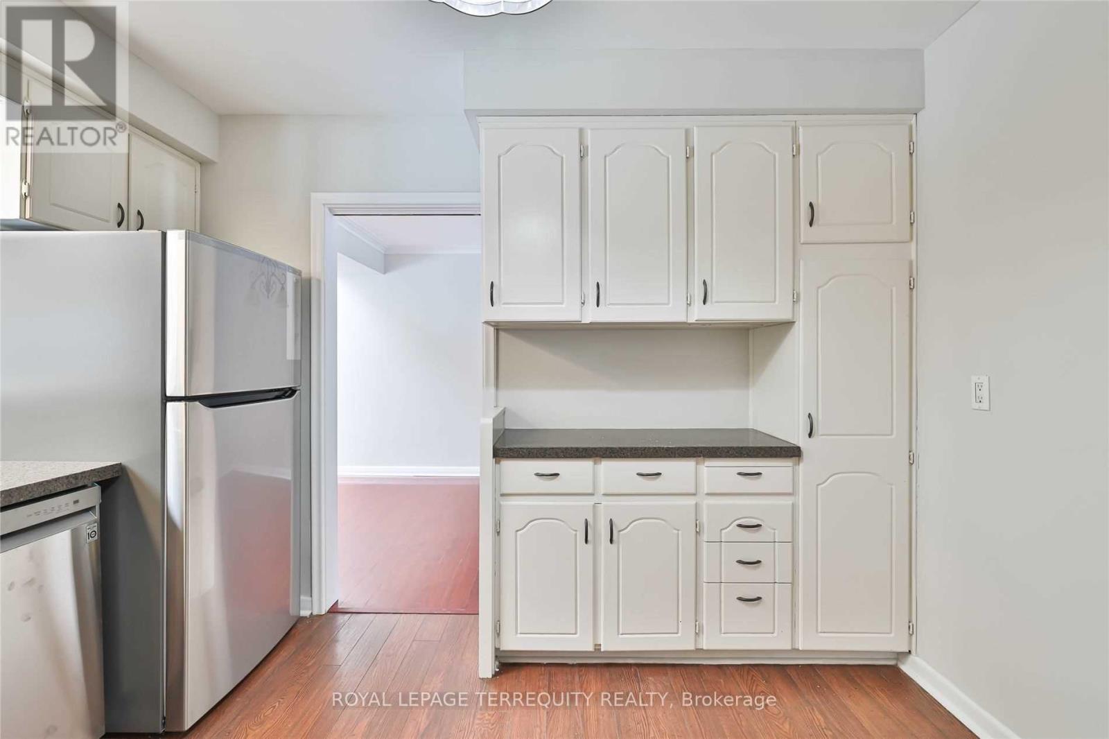 11 Leacroft Crescent, Toronto, Ontario  M3B 2G5 - Photo 15 - C13870584