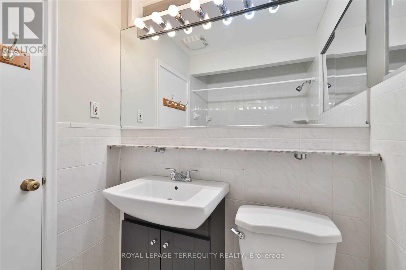 11 Leacroft Crescent, Toronto, Ontario  M3B 2G5 - Photo 22 - C13870584