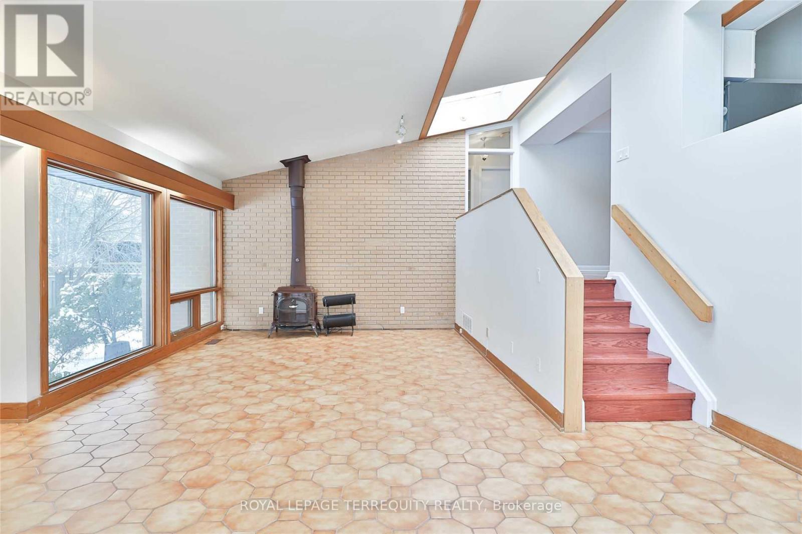 11 Leacroft Crescent, Toronto, Ontario  M3B 2G5 - Photo 5 - C13870584