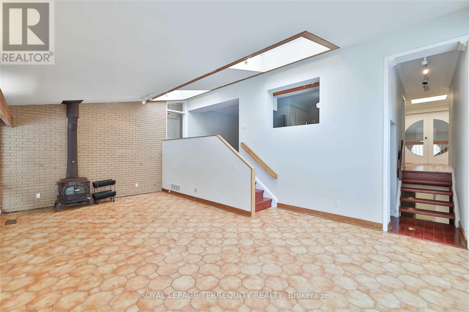 11 Leacroft Crescent, Toronto, Ontario  M3B 2G5 - Photo 6 - C13870584