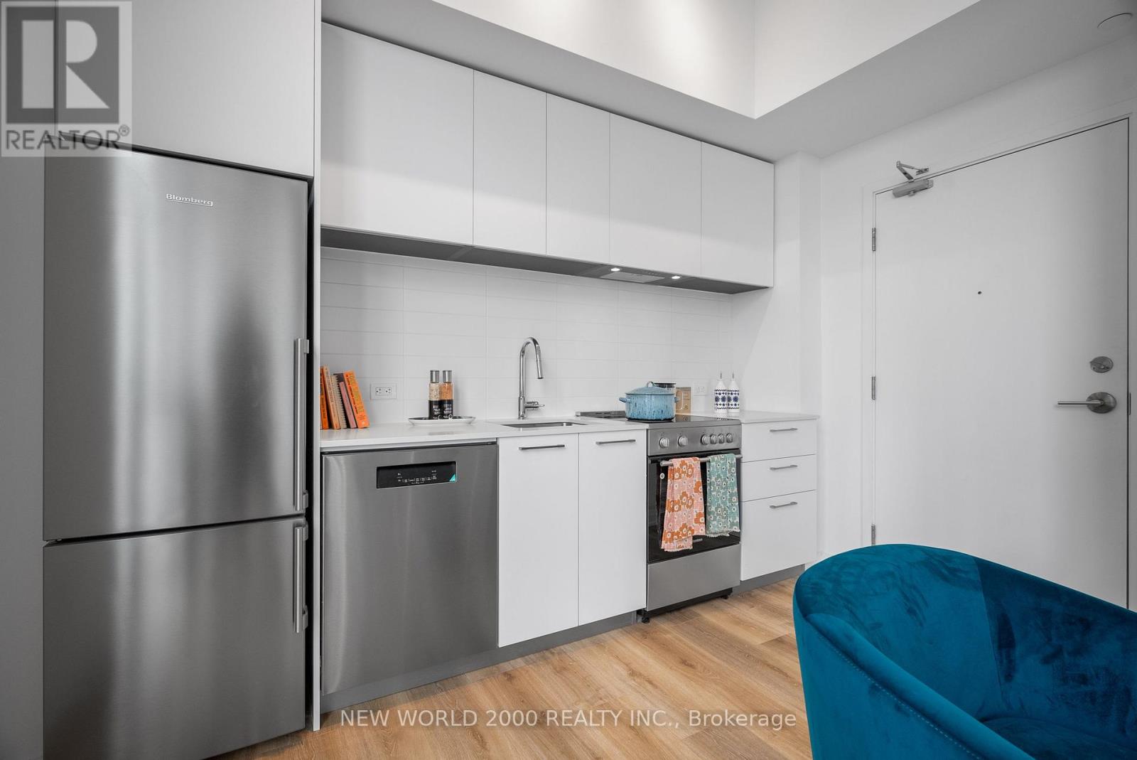 1210 - 101 Roehampton Avenue, Toronto, Ontario  M4P 2W2 - Photo 13 - C13870588