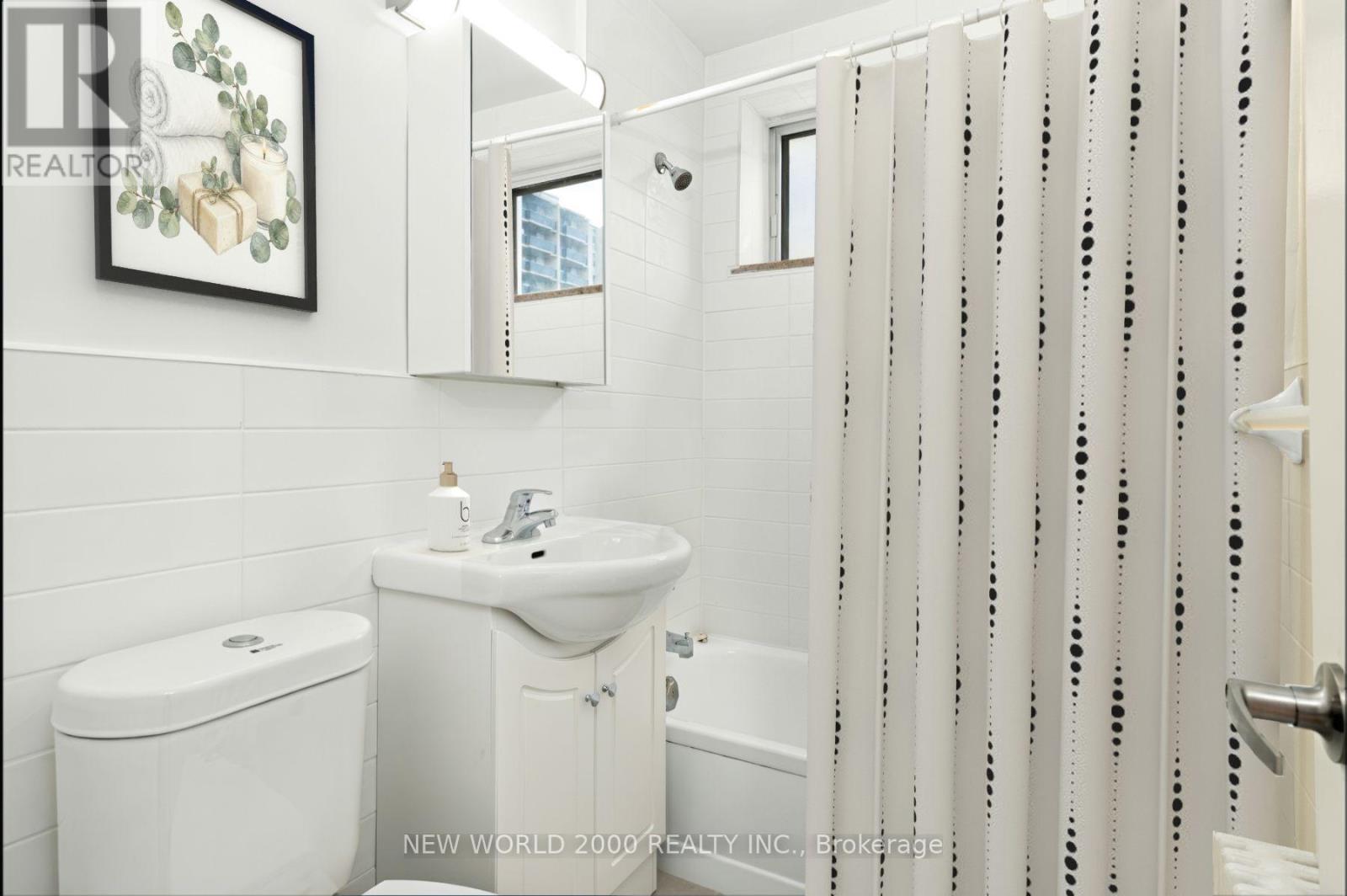 303 - 190 Cosburn Avenue, Toronto, Ontario  M4J 2M1 - Photo 7 - E13870626