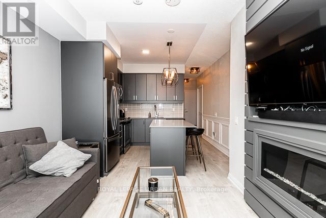 LPH16 - 7895 JANE STREET