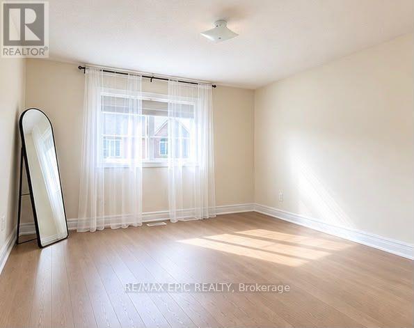 38 Wyndham Circle, Georgina, Ontario  L0E 1R0 - Photo 5 - N13870500