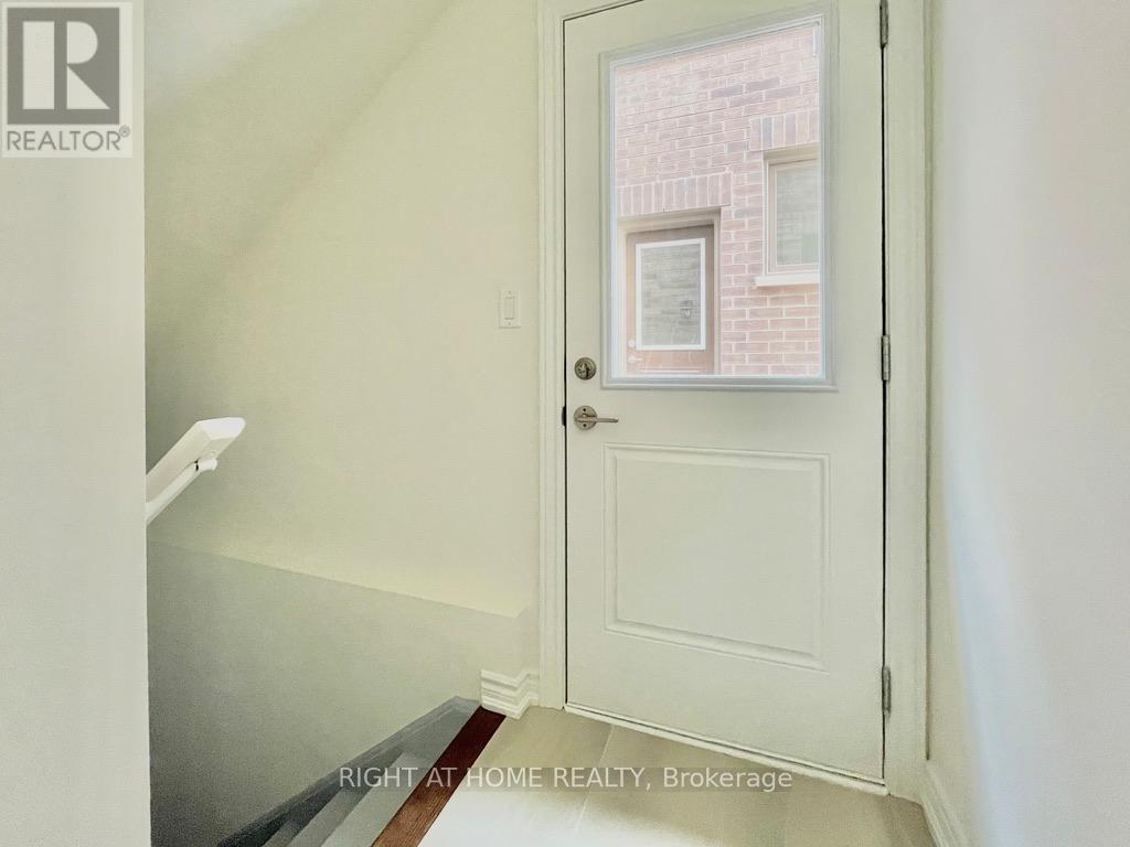 63 Phoenix Boulevard, Barrie, Ontario  L9J 0P7 - Photo 17 - S13870496