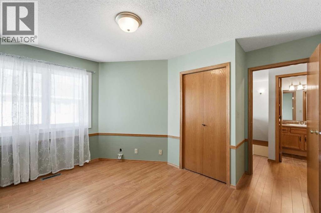 180 Doran Crescent