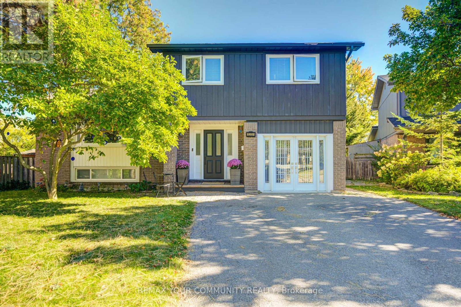 3205 Martins Pine Court, Mississauga, Ontario  L5L 1G2 - Photo 1 - W13870502