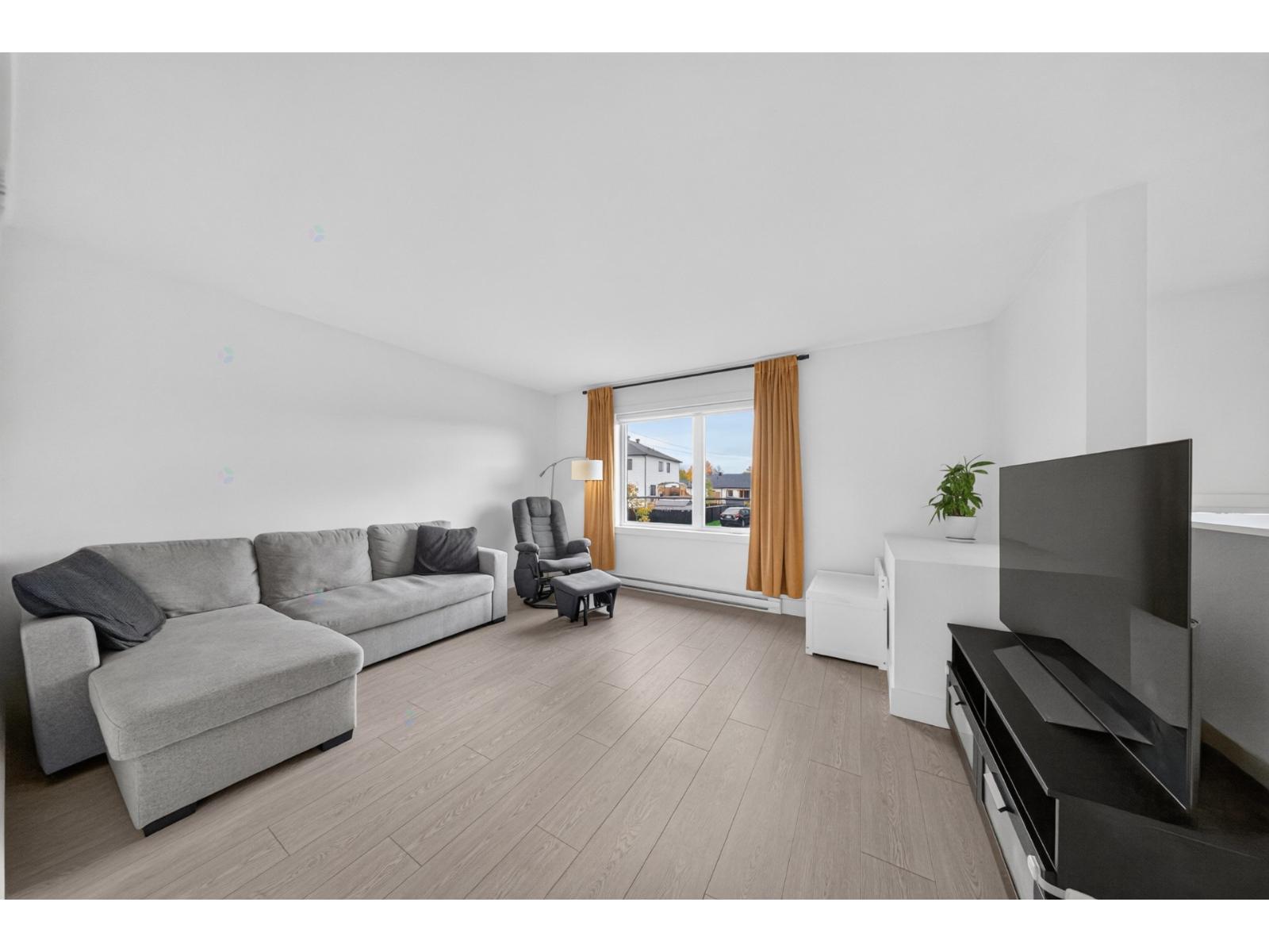 992 Rue de Honfleur Sherbrooke (Brompton/Rock Forest/Saint-Élie/Deauville) Quebec Canada J1N1C9 5