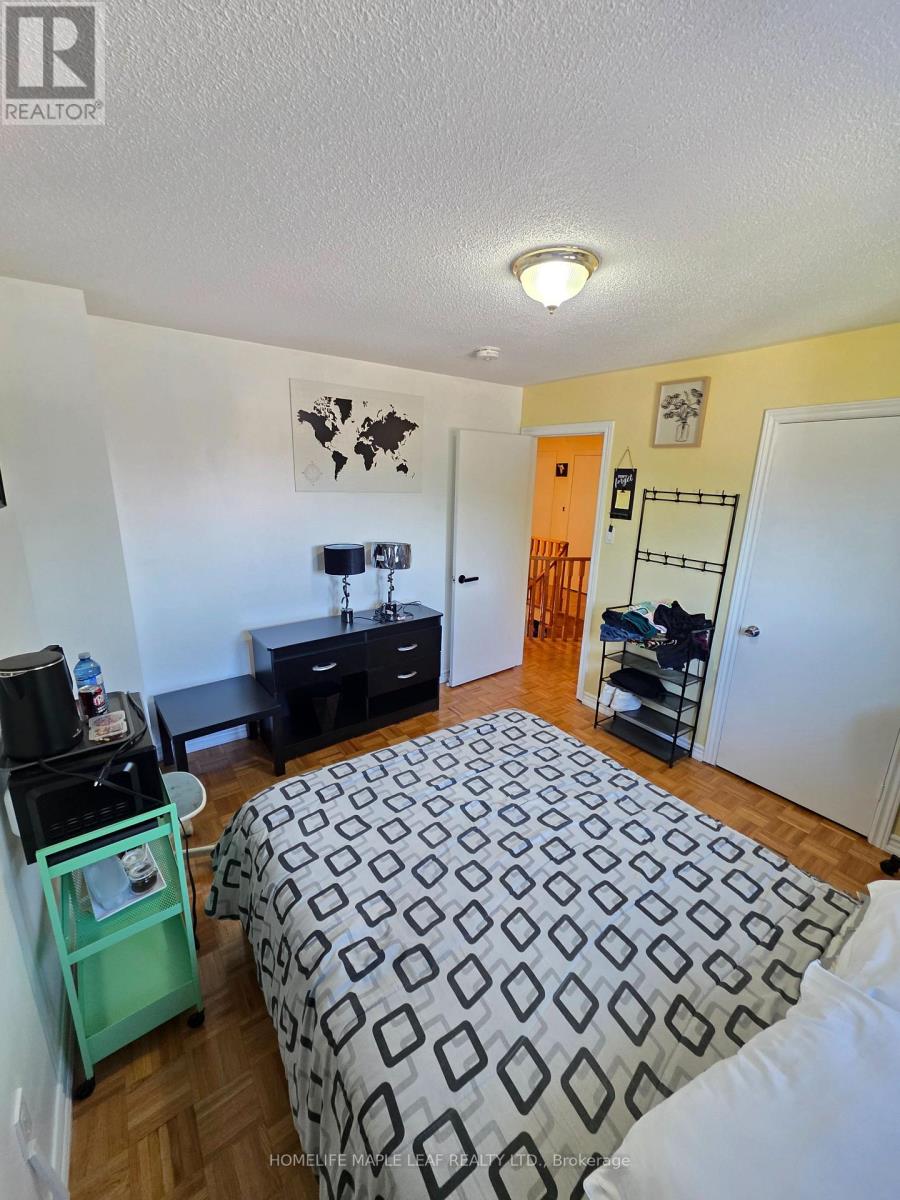 37 Coronation Circle, Brampton, Ontario  L6Z 4B1 - Photo 34 - W13816564