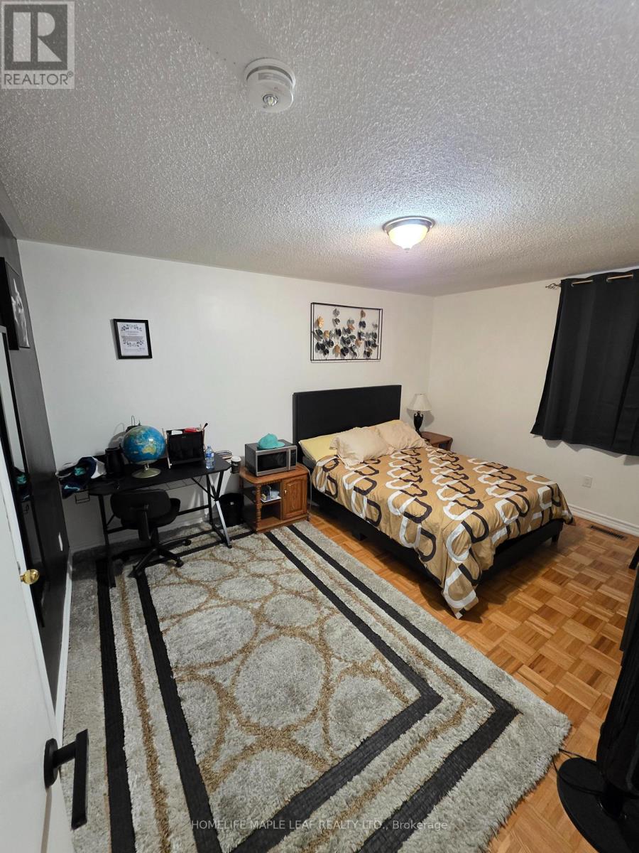37 Coronation Circle, Brampton, Ontario  L6Z 4B1 - Photo 31 - W13816564