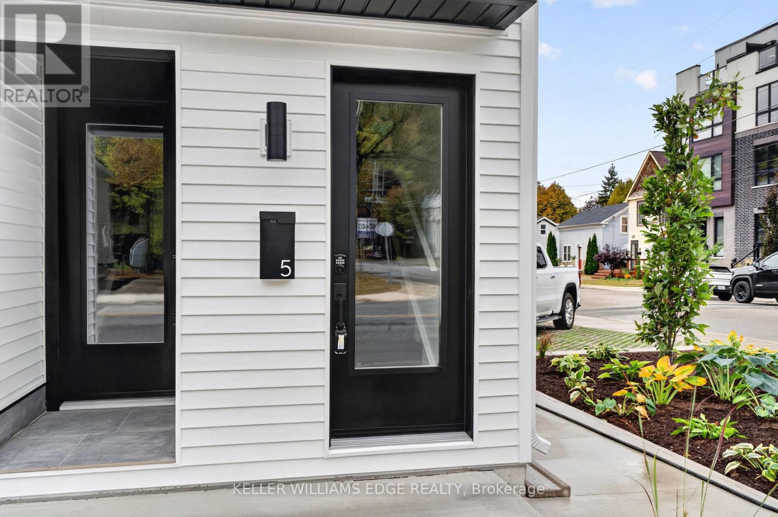 5 - 332 King Street W, Hamilton, Ontario  L9H 1W6 - Photo 4 - X13706424