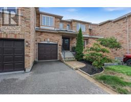 620 BONDI AVENUE, Newmarket, Ontario