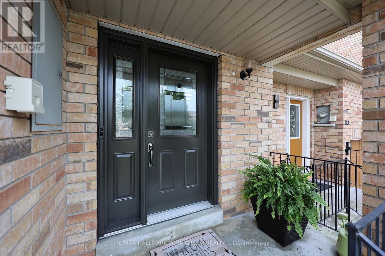 620 Bondi Avenue, Newmarket, Ontario  L3Y 8S8 - Photo 3 - N13853712