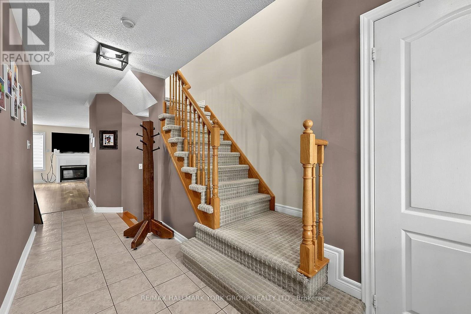620 Bondi Avenue, Newmarket, Ontario  L3Y 8S8 - Photo 5 - N13853712