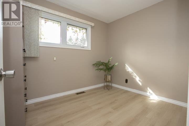 403 Sydenham Rd, Sault Ste. Marie, Ontario  P6C 2X8 - Photo 28 - SM262684