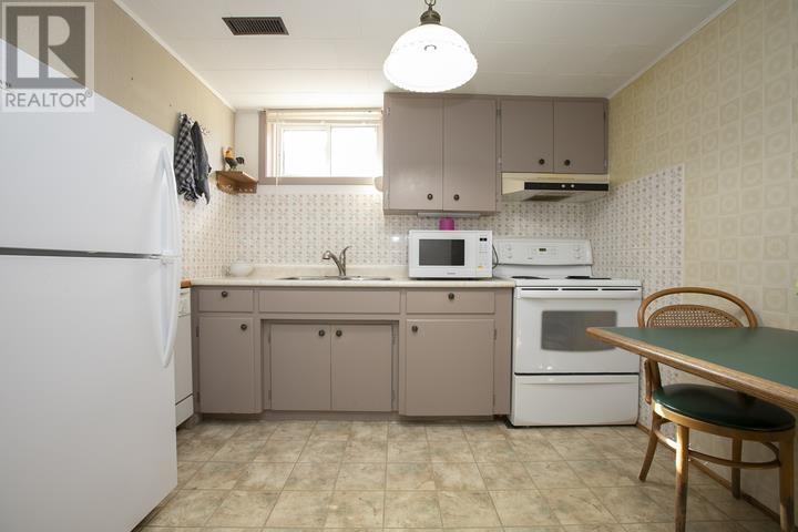 403 Sydenham Rd, Sault Ste. Marie, Ontario  P6C 2X8 - Photo 41 - SM262684