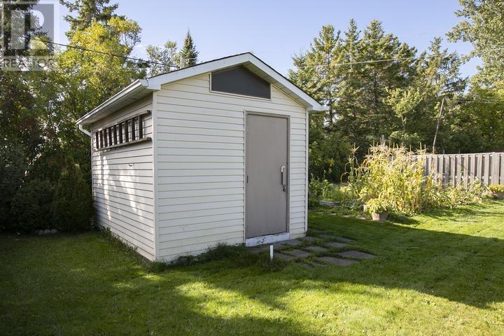 403 Sydenham Rd, Sault Ste. Marie, Ontario  P6C 2X8 - Photo 9 - SM262684