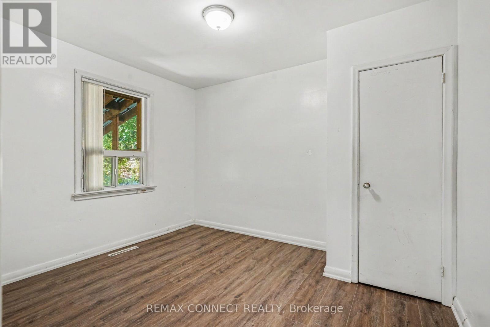 656 Browns Line, Toronto, Ontario  M8W 3V6 - Photo 5 - W13863176