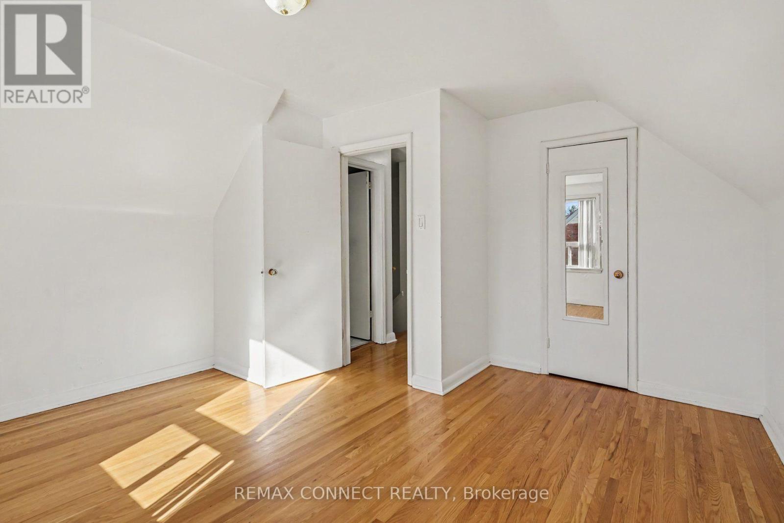 656 Browns Line, Toronto, Ontario  M8W 3V6 - Photo 11 - W13863176