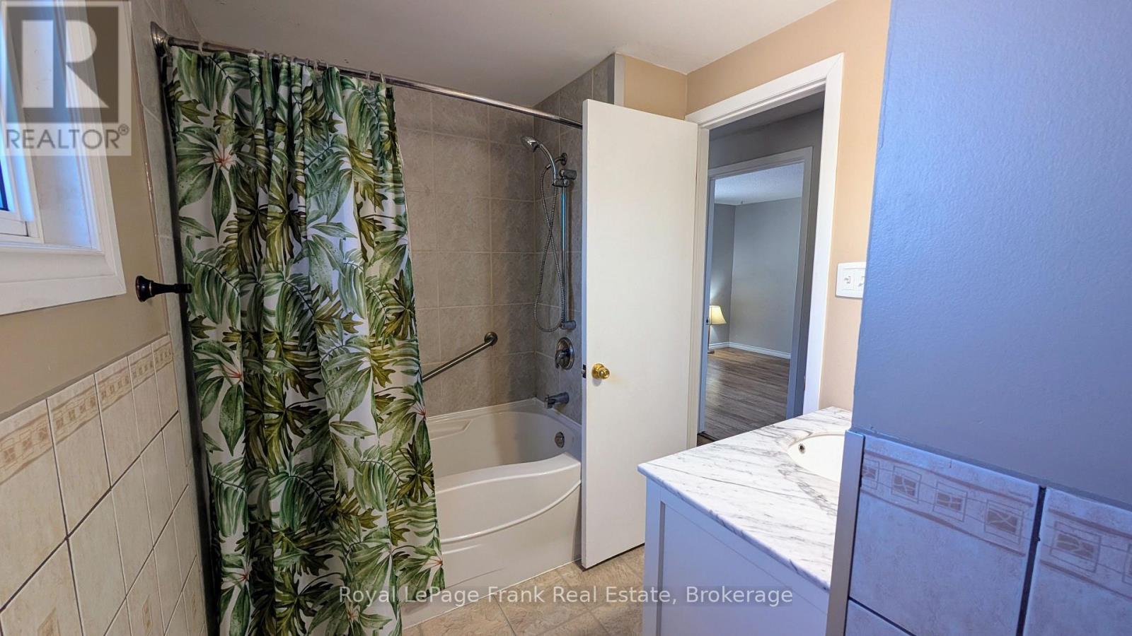 582 Lakeview Avenue, Oshawa (Lakeview), Ontario  L1J 1B1 - Photo 13 - E13870838