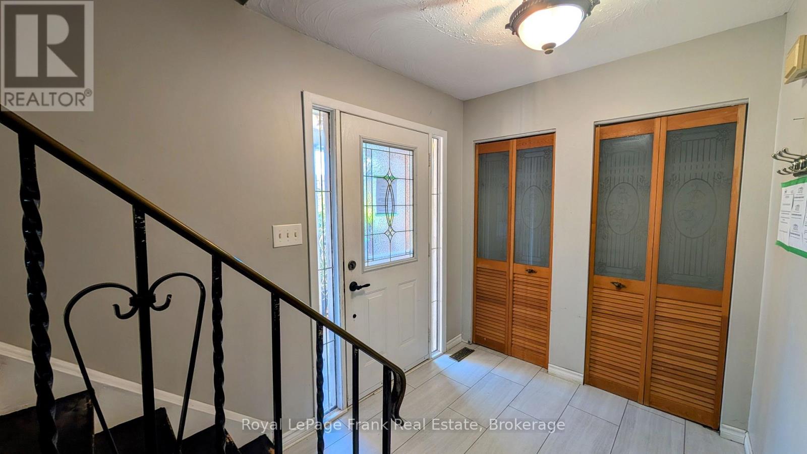 582 Lakeview Avenue, Oshawa (Lakeview), Ontario  L1J 1B1 - Photo 2 - E13870838