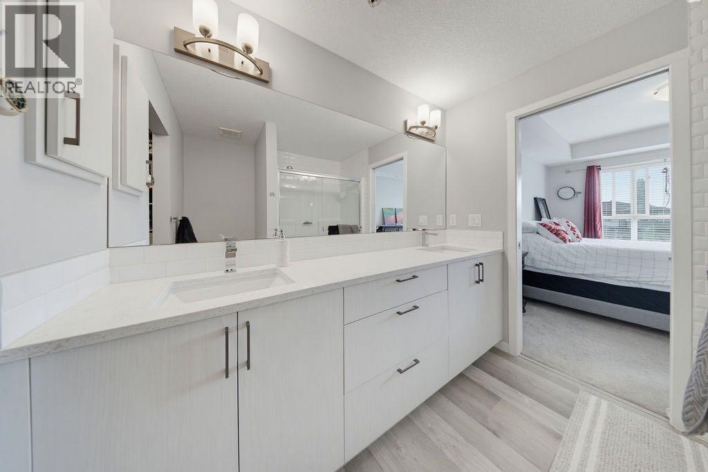 204, 300 Harvest Hills Place NE