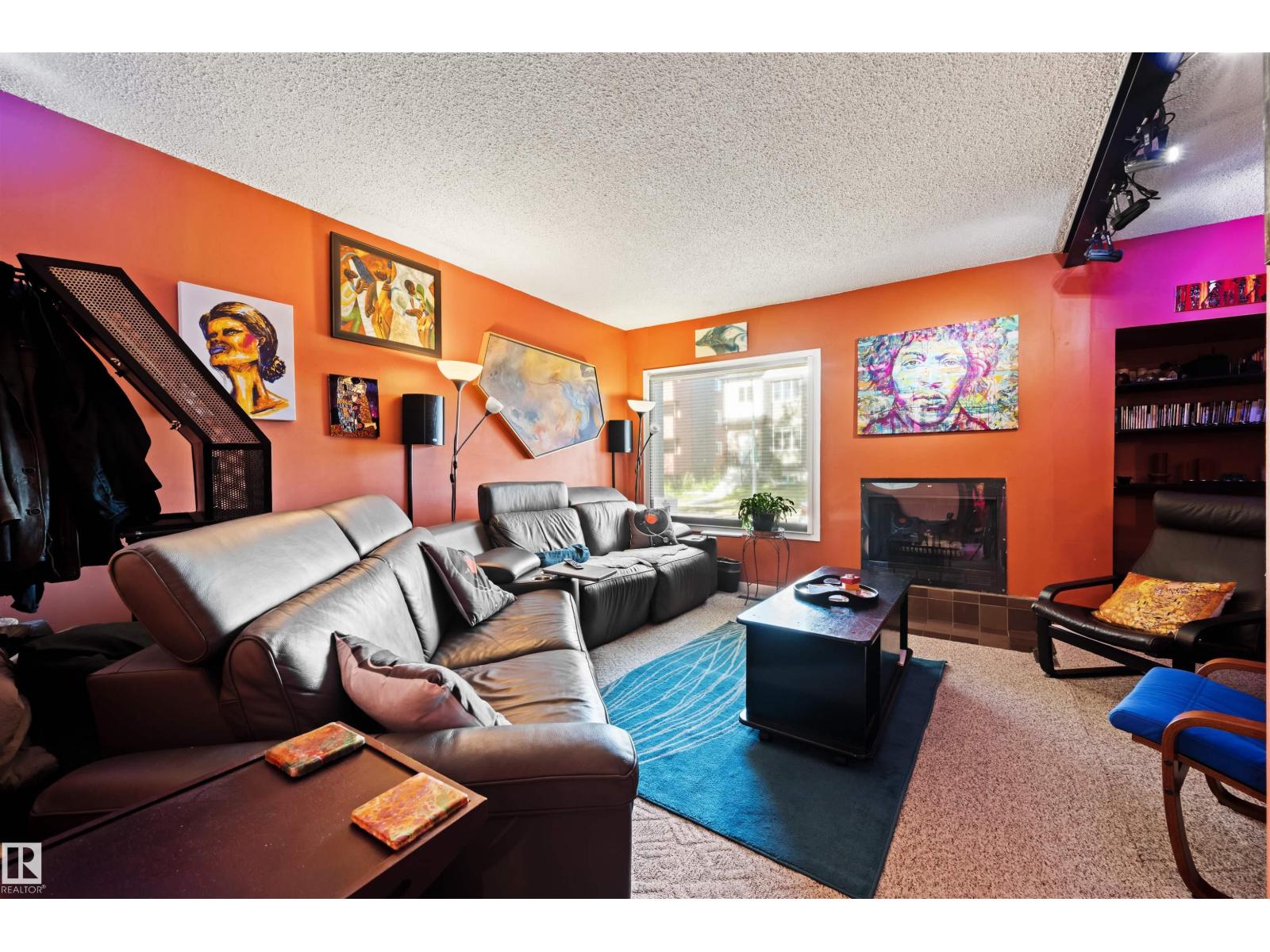 9851 85 AV NW