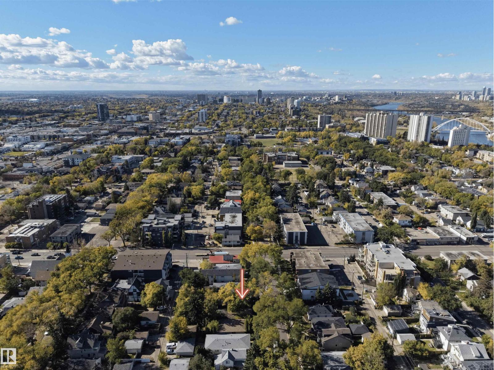 9851 85 AV NW