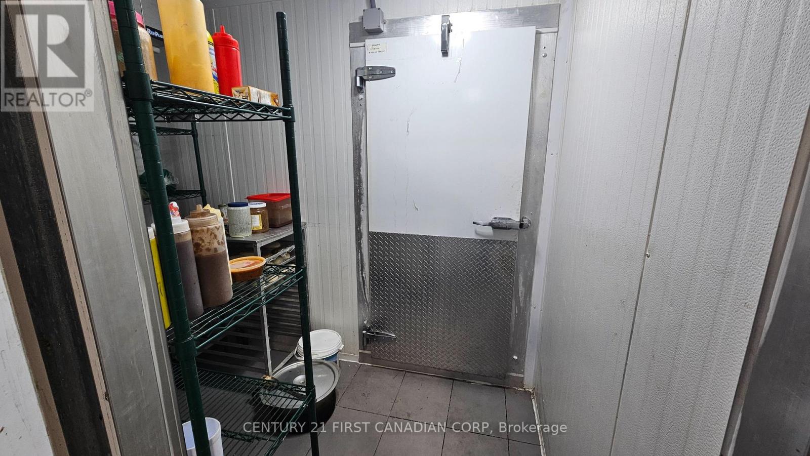 Unit 1 - 405 Wharncliffe Road S, London South, Ontario  N6J 2M3 - Photo 8 - X13870704
