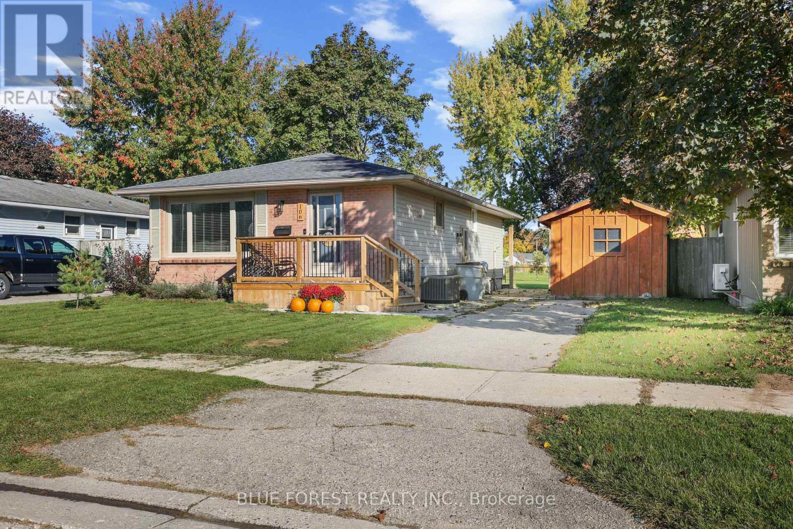 106 Harold Ct Court, Lucan Biddulph, Ontario  N0M 2J0 - Photo 1 - X13870900