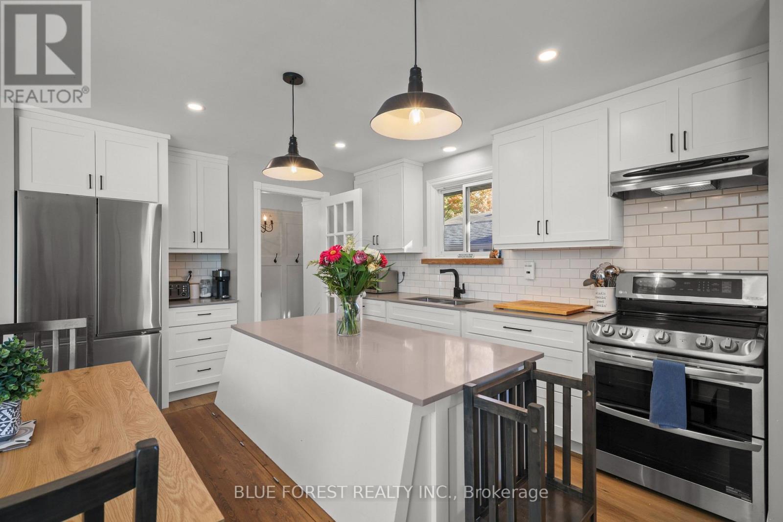 106 Harold Ct Court, Lucan Biddulph, Ontario  N0M 2J0 - Photo 6 - X13870900