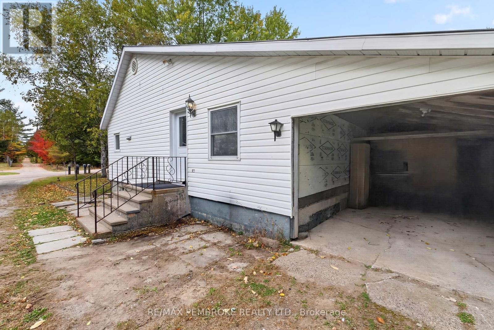 39326 Highway 41 Highway, Laurentian Valley, Ontario  K8A 6W4 - Photo 10 - X13870784