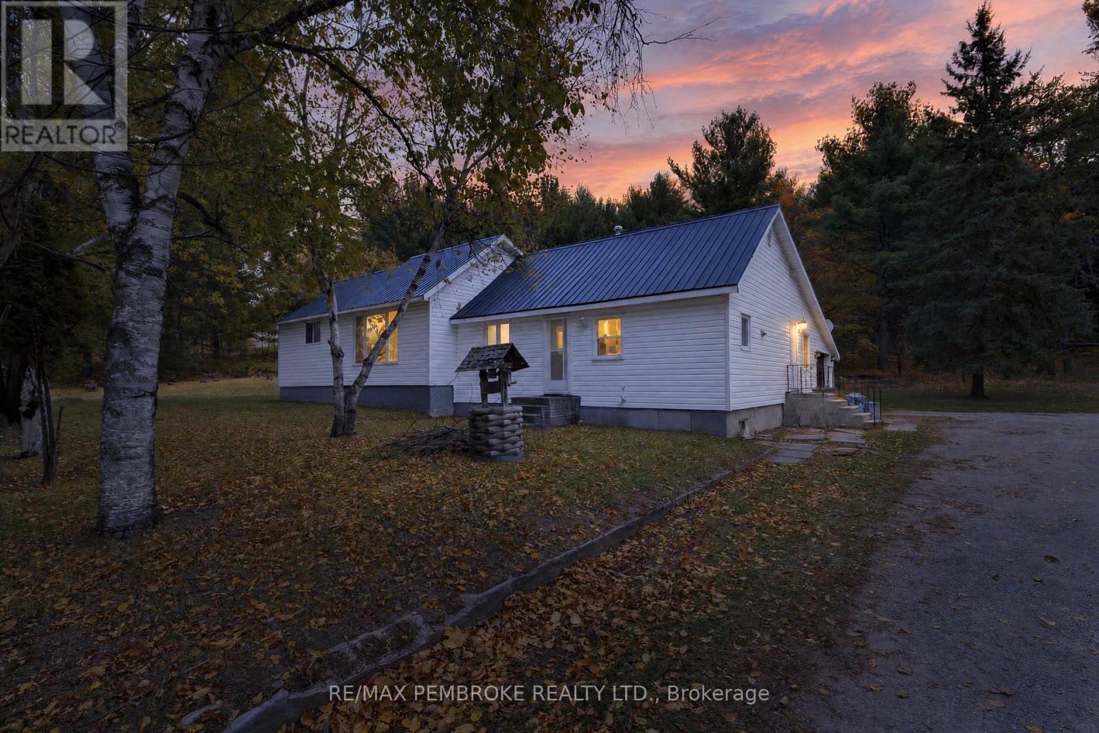 39326 Highway 41 Highway, Laurentian Valley, Ontario K8A 6W4 - Photo 2 - X13870784