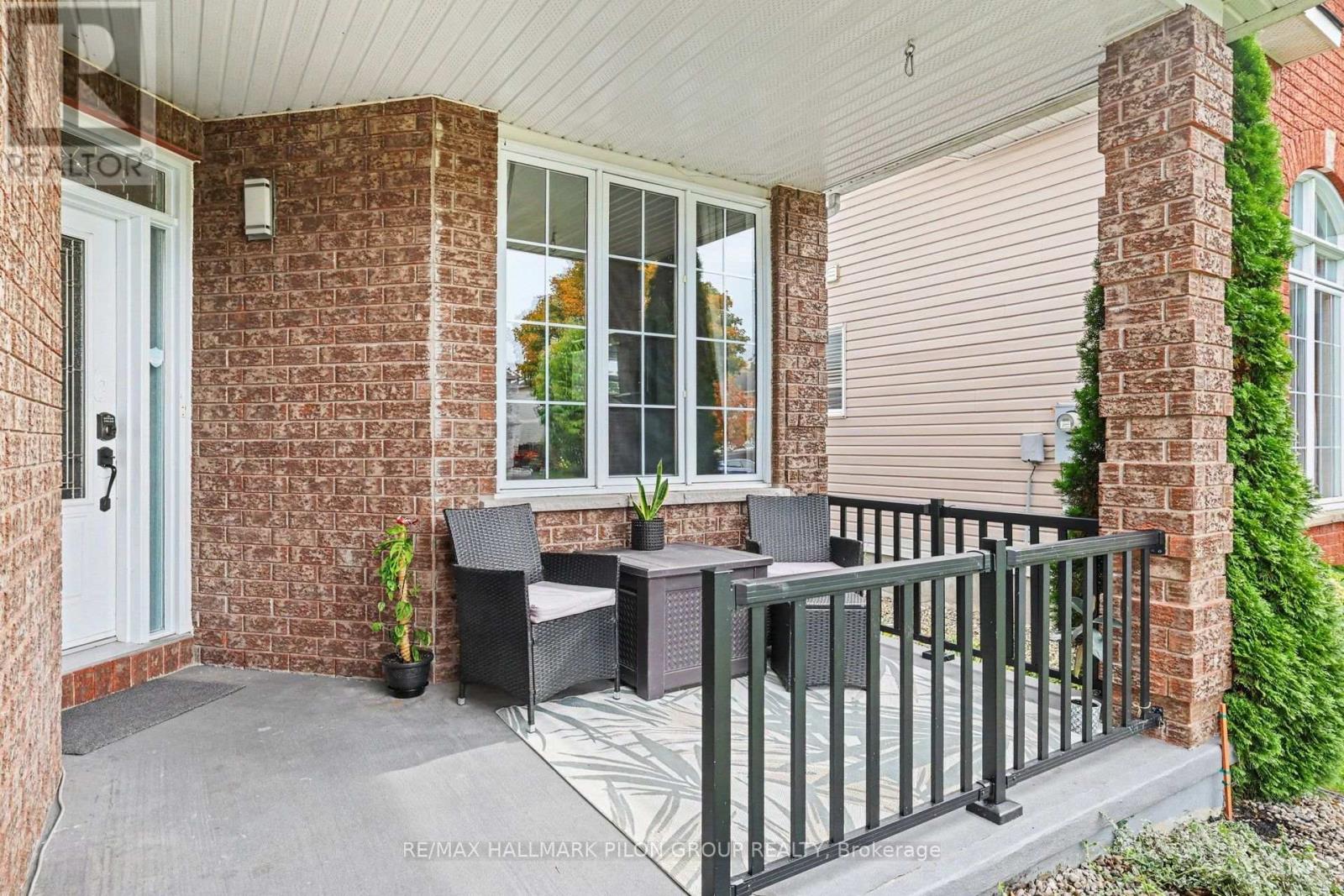 4377 Rainforest Drive, Ottawa, Ontario  K1V 1L4 - Photo 2 - X13870810